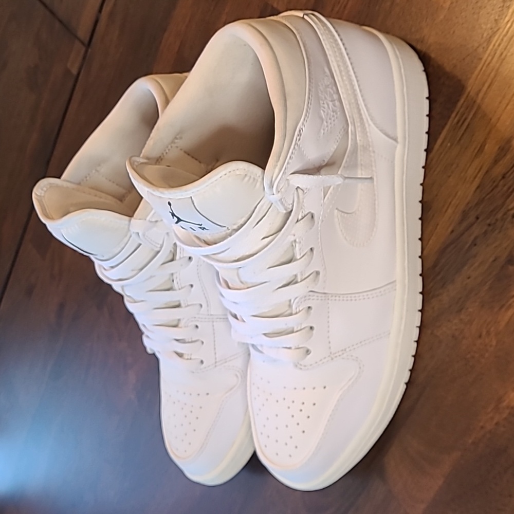 Jordan 1 Mid